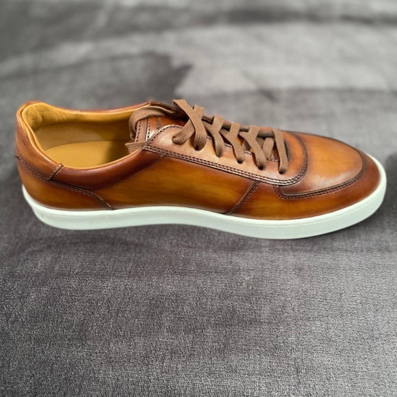 Men's Magnanni Low Top Sneakers - Picture 3 of 11